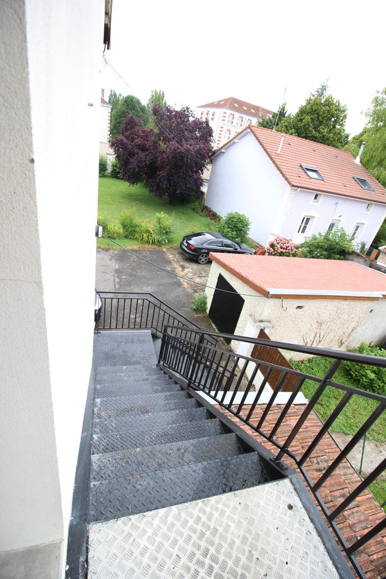 3 Chambres - Tres Grand Jardin Privee - Terrasse Privee - Garage Velo Et Moto - Parking Voiture Privee Dans La Propriete - Gere Par Presta-Zen'Services Thierville-sur-Meuse Extérieur photo