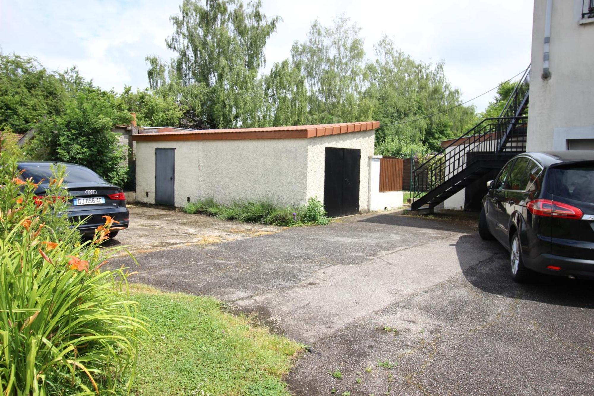 3 Chambres - Tres Grand Jardin Privee - Terrasse Privee - Garage Velo Et Moto - Parking Voiture Privee Dans La Propriete - Gere Par Presta-Zen'Services Thierville-sur-Meuse Extérieur photo