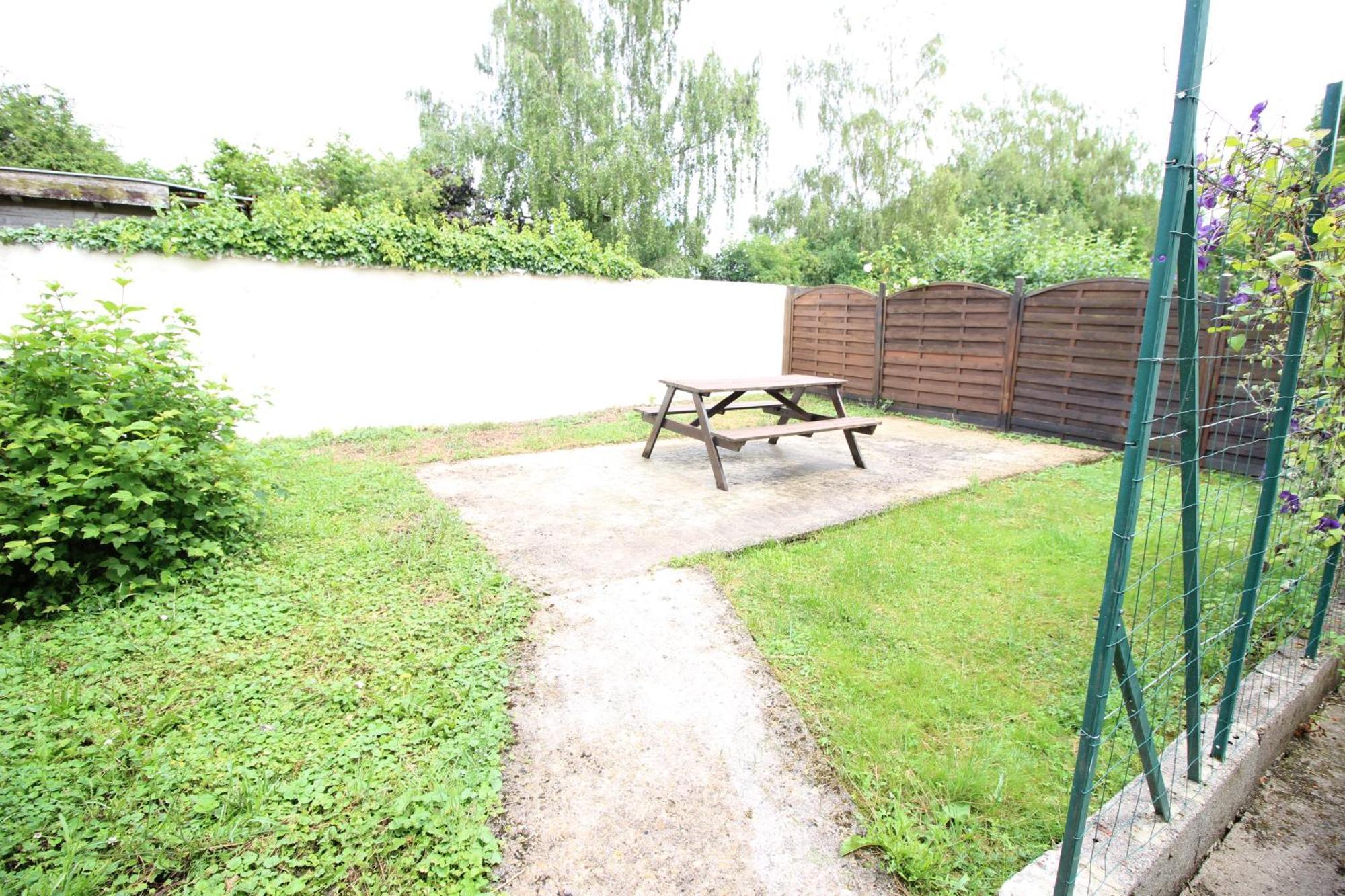 3 Chambres - Tres Grand Jardin Privee - Terrasse Privee - Garage Velo Et Moto - Parking Voiture Privee Dans La Propriete - Gere Par Presta-Zen'Services Thierville-sur-Meuse Extérieur photo